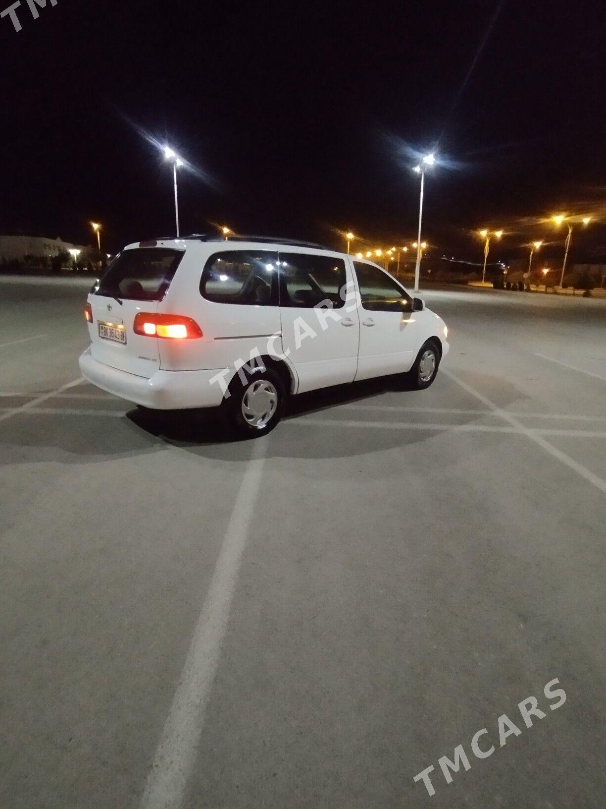 Toyota Sienna 2000 - 125 000 TMT - Balkanabat - img 5