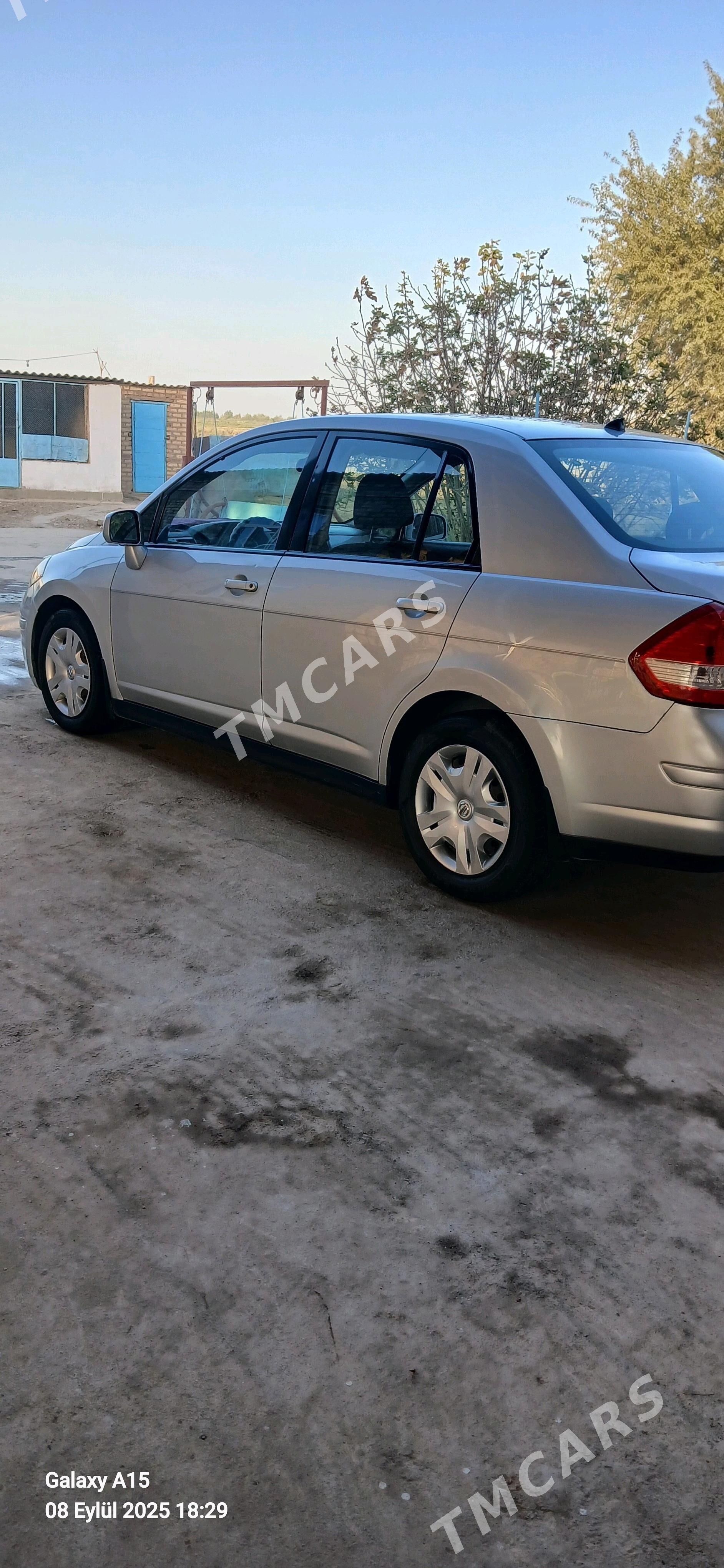 Nissan Versa 2010 - 110 000 TMT - Tejen - img 9