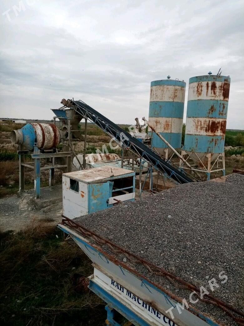 BSU-KOTAM (BETON SENTRAL) - Ýaşlyk - img 3