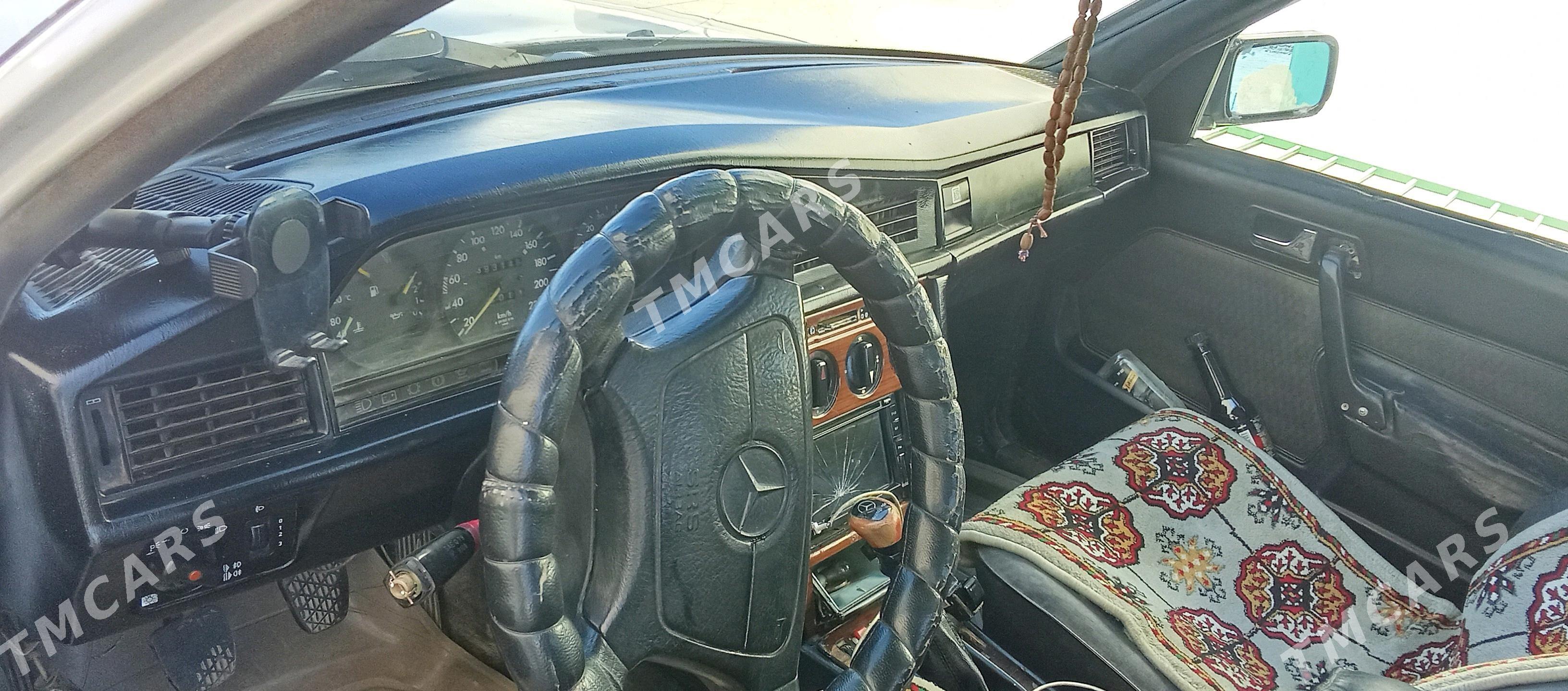 Mercedes-Benz 190E 1993 - 25 000 TMT - Чарджоу - img 4