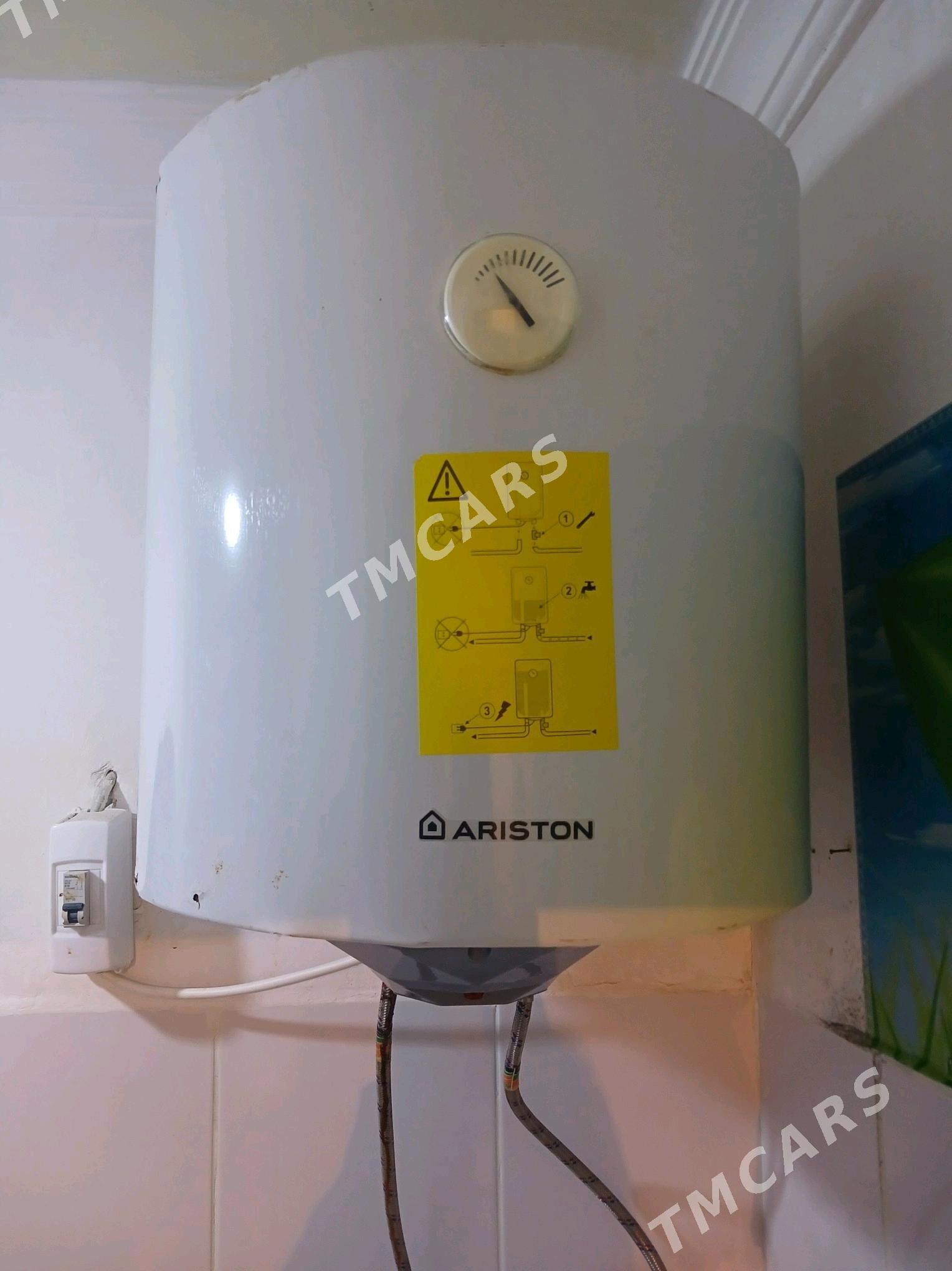 Ariston, boyler - 10 мкр - img 1