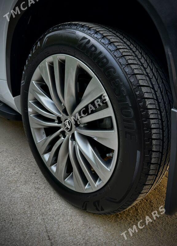 Toyota Highlander 2022 - 535 000 TMT - Ашхабад - img 4