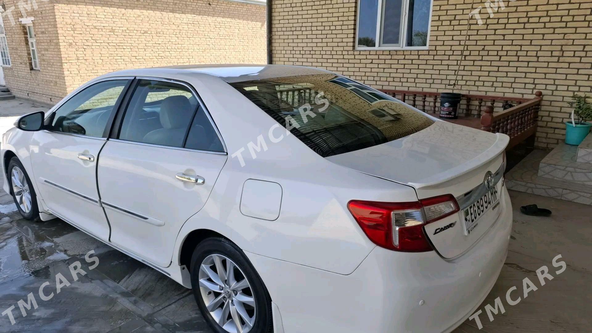 Toyota Camry 2013 - 265 000 TMT - Мургап - img 4