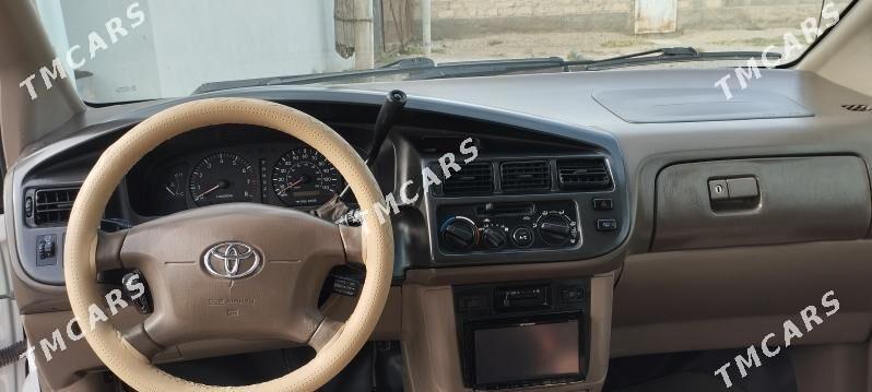 Toyota Sienna 2000 - 133 000 TMT - Гызыларбат - img 4