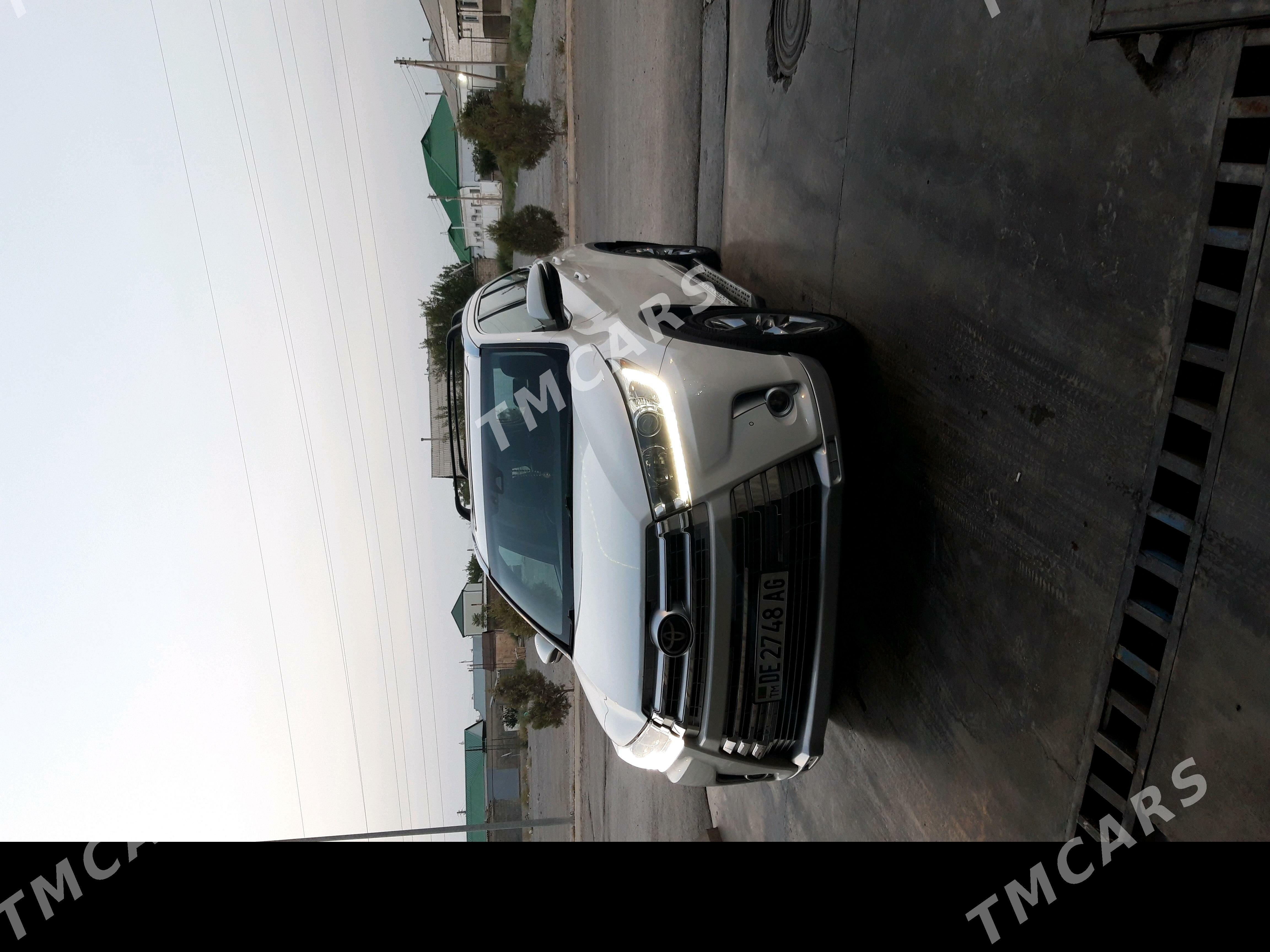Toyota Highlander 2019 - 570 000 TMT - Ашхабад - img 1