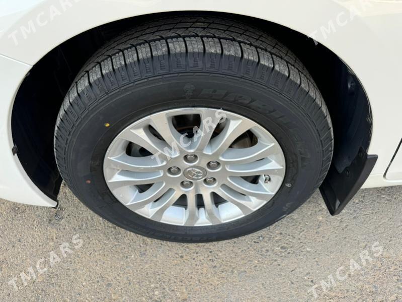 Toyota Sienna 2017 - 393 000 TMT - Aşgabat - img 1