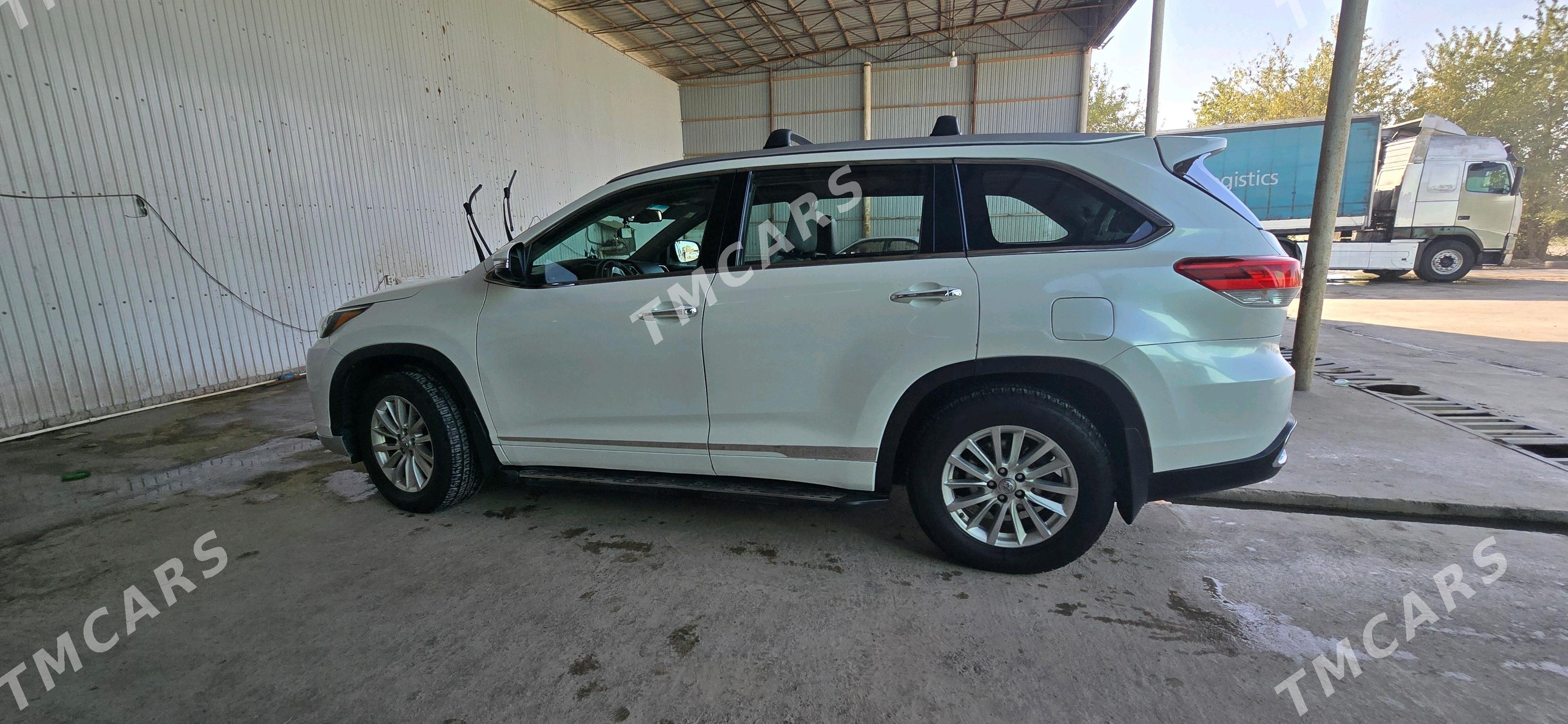 Toyota Highlander 2018 - 360 000 TMT - Мары - img 1