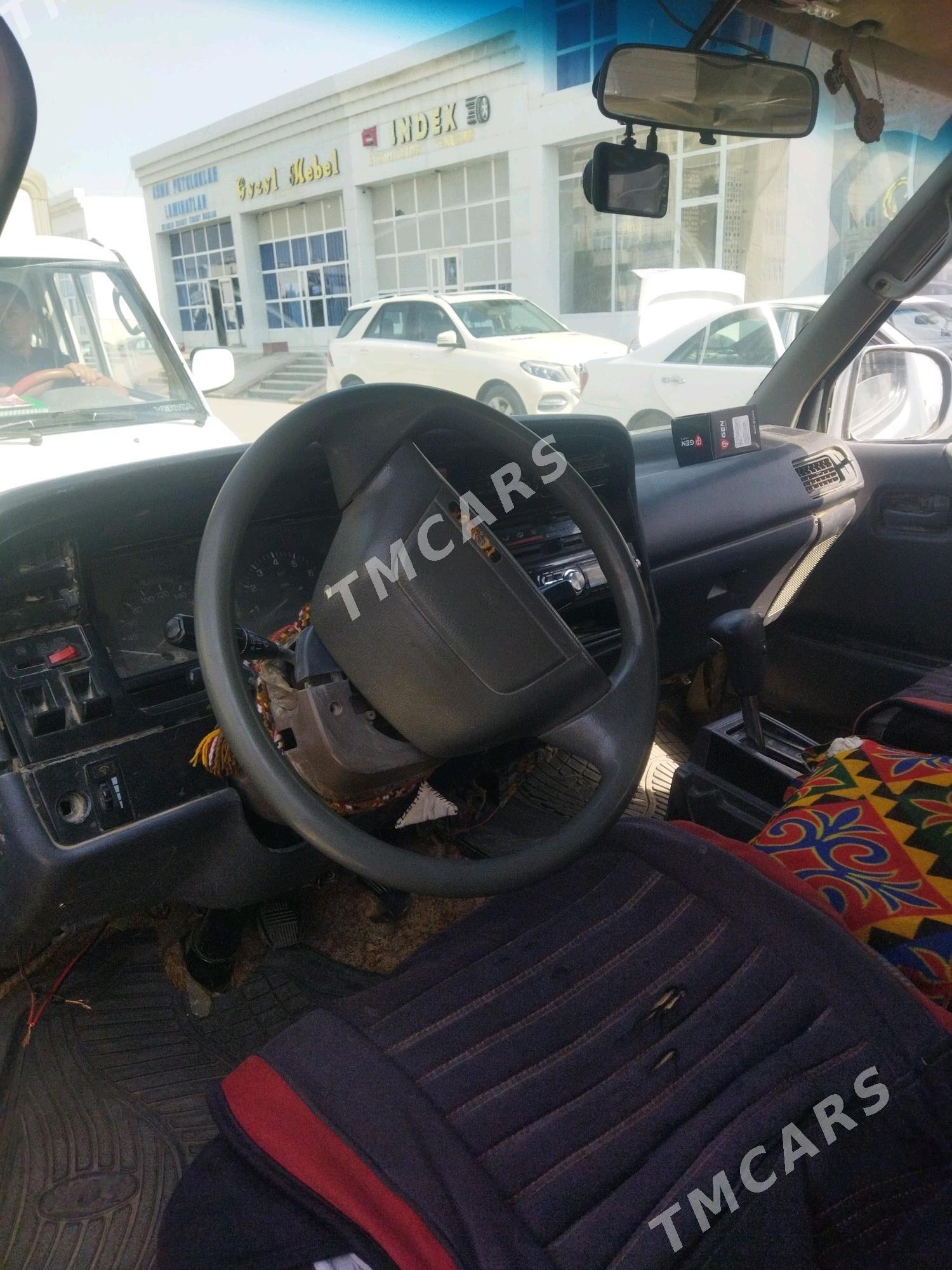 Toyota Hiace 1990 - 25 000 TMT - Türkmenabat - img 1