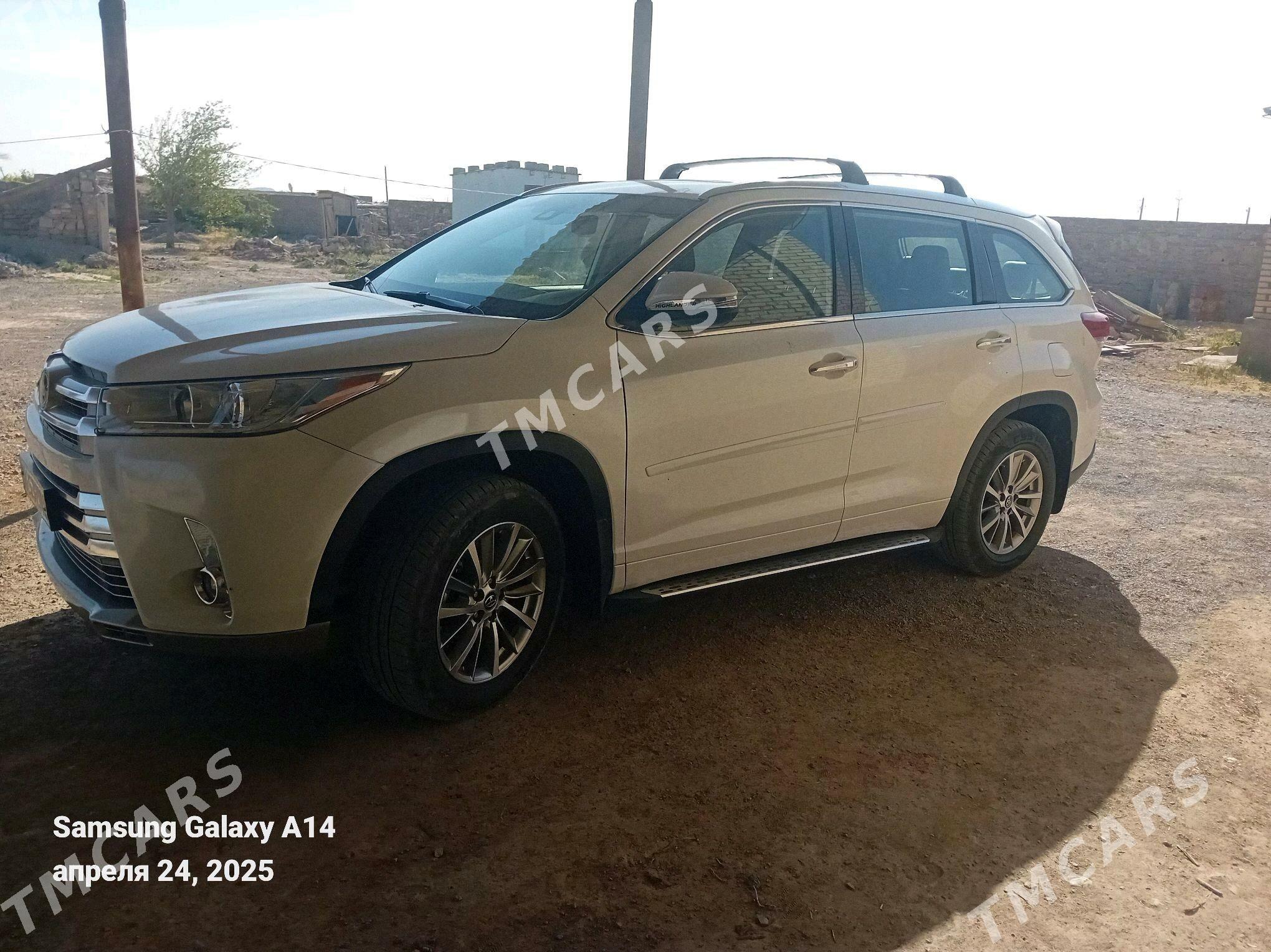 Toyota Highlander 2018 - 450 000 TMT - Койтендаг - img 3