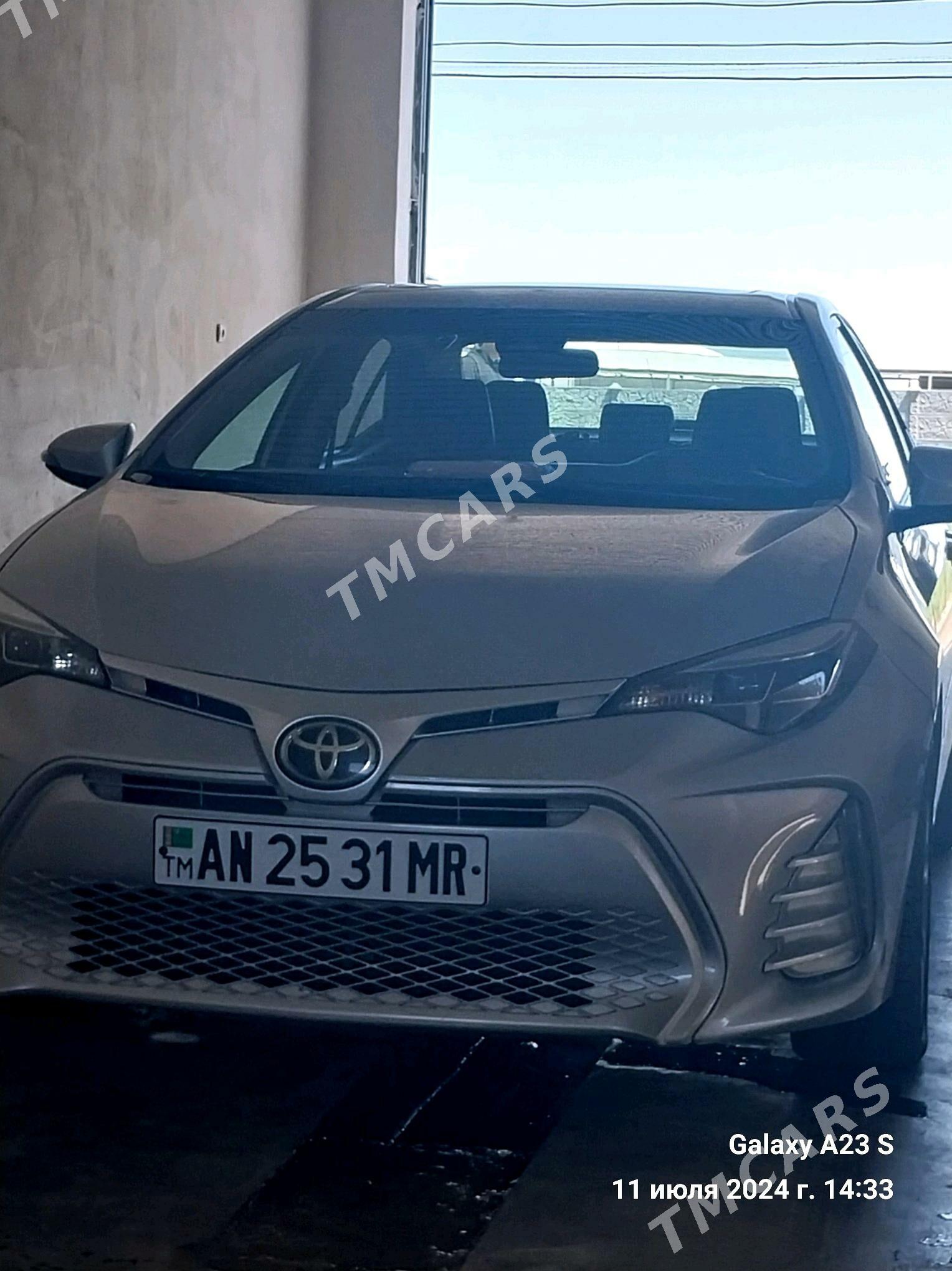 Toyota Corolla 2017 - 200 000 TMT - Мары - img 3