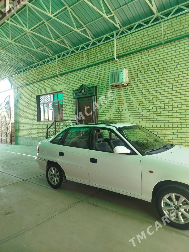 Opel Astra 1993 - 48 000 TMT - Bäherden - img 3