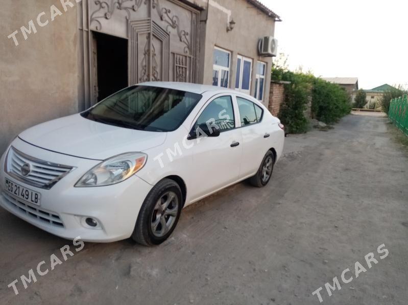 Nissan Versa 2011 - 100 000 TMT - Туркменабат - img 4