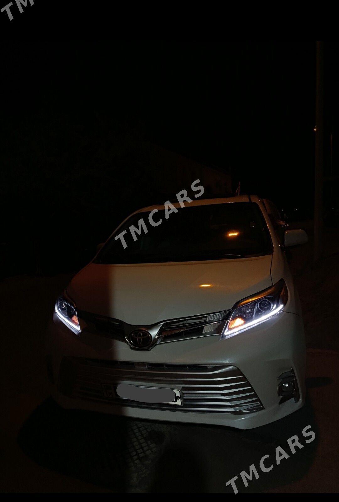 Toyota Sienna 2017 - 400 000 TMT - Туркменабат - img 2