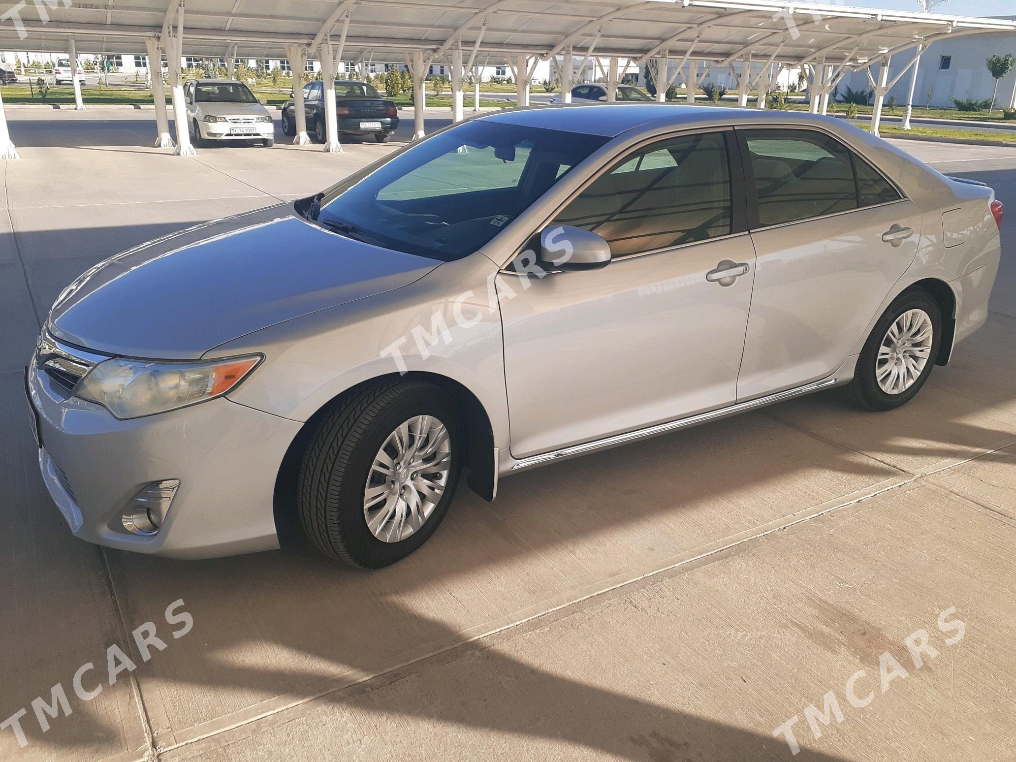 Toyota Camry 2012 - 220 000 TMT - Дашогуз - img 4