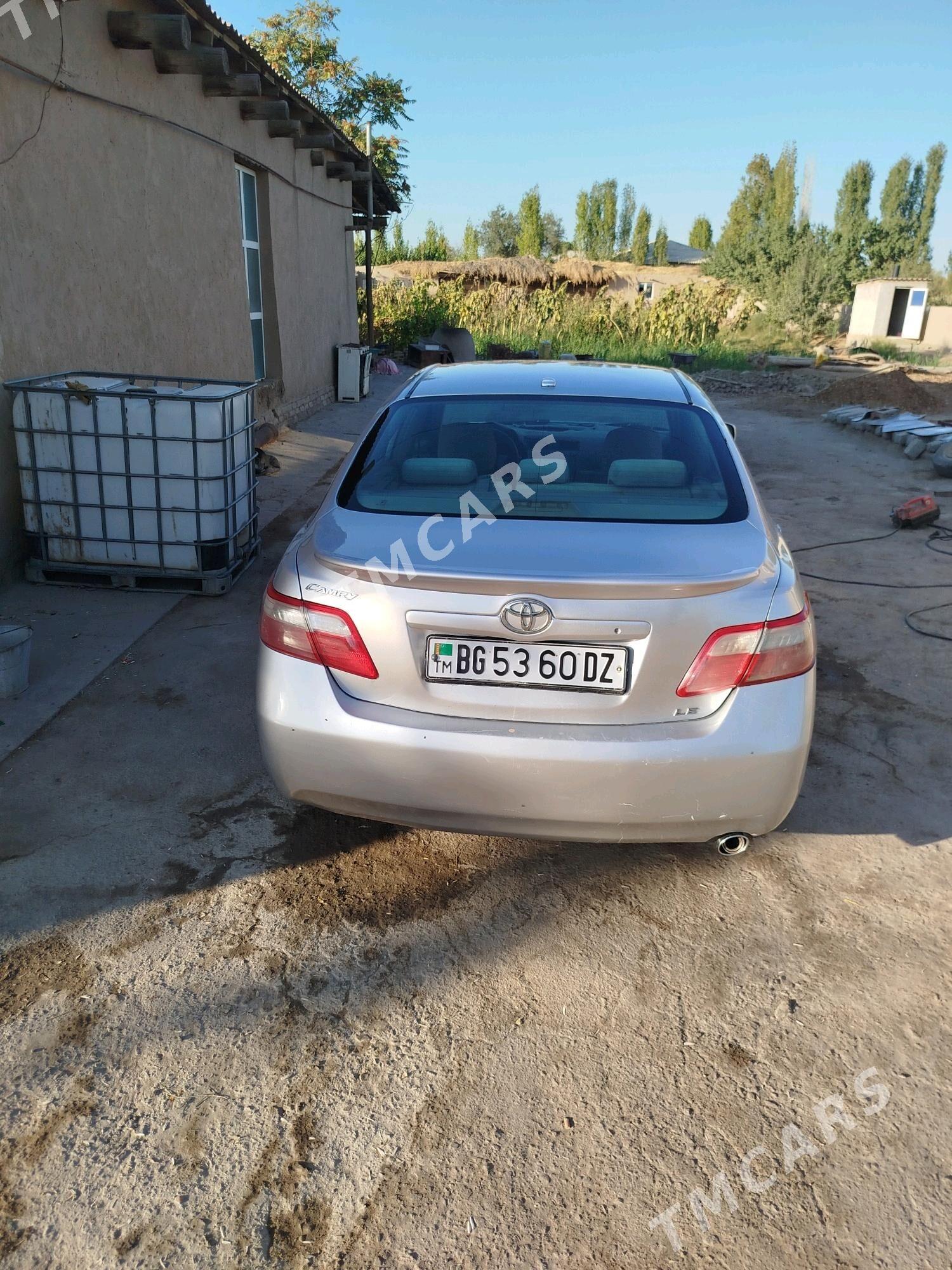 Toyota Camry 2007 - 150 000 TMT - Гурбансолтан Едже - img 2