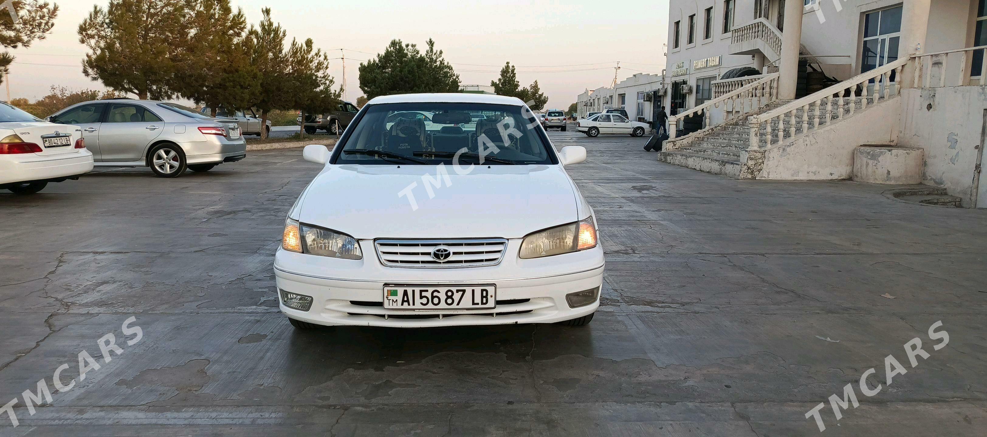 Toyota Camry 2000 - 120 000 TMT - Сакар - img 1