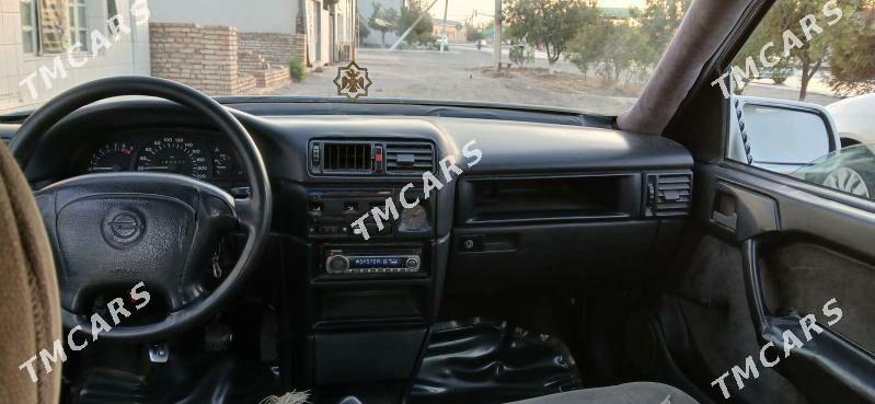 Opel Vectra 1991 - 25 000 TMT - Sarahs - img 7