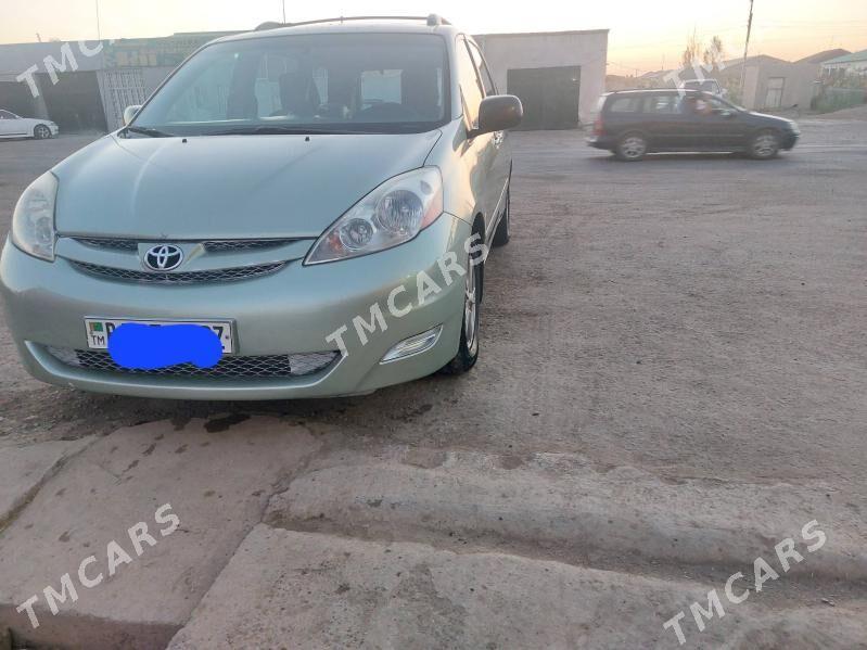 Toyota Sienna 2009 - 270 000 TMT - Дашогуз - img 7