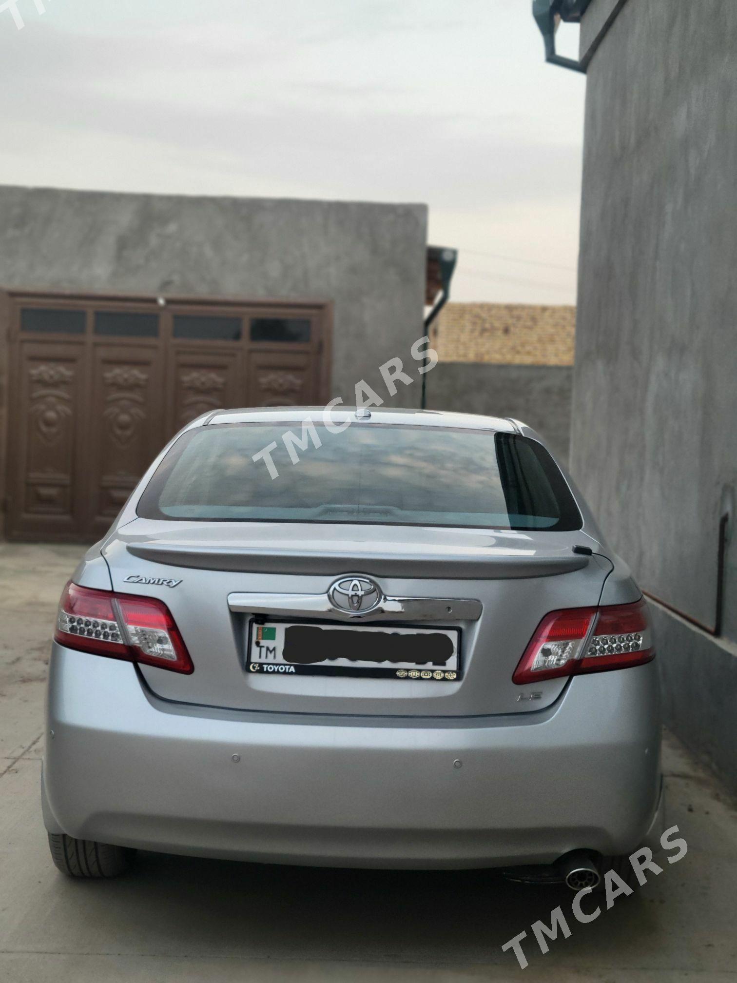 Toyota Camry 2010 - 225 000 TMT - Дашогуз - img 2