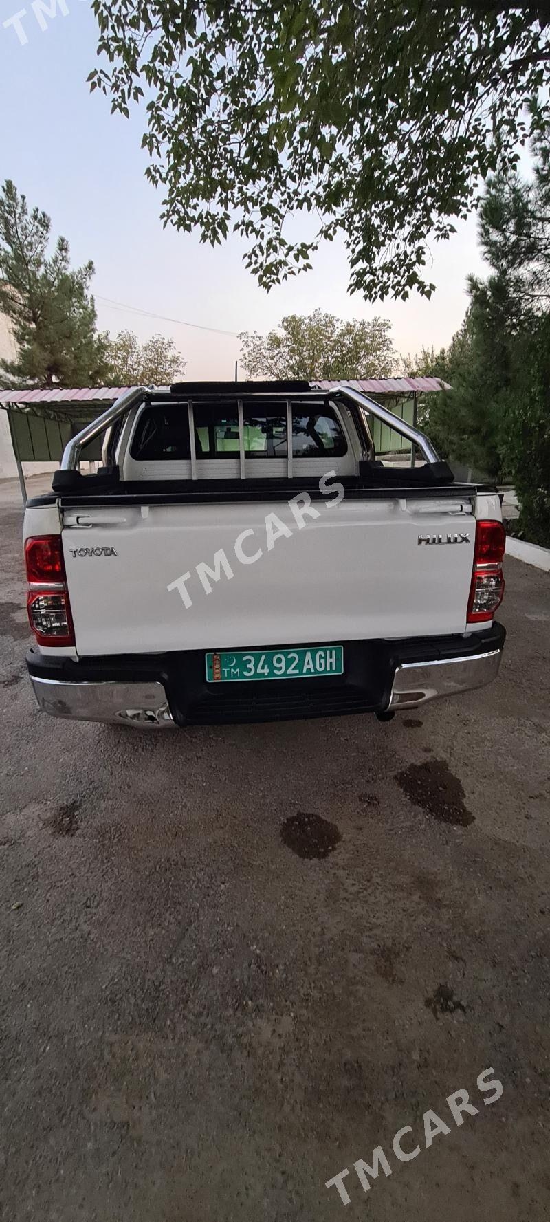 Toyota Hilux 2012 - 370 000 TMT - Анев - img 8