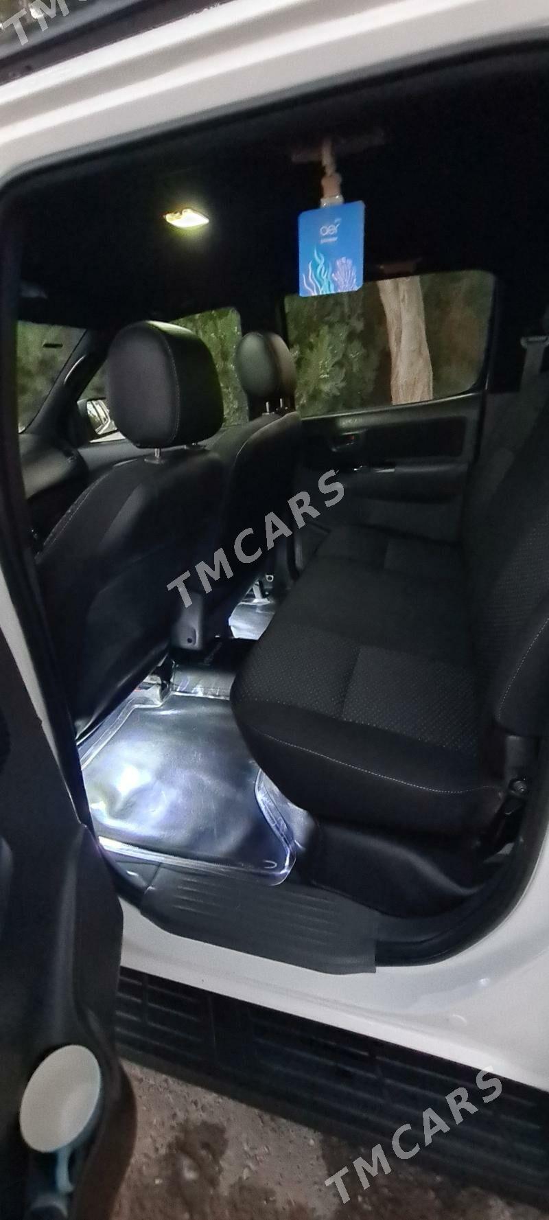 Toyota Hilux 2012 - 370 000 TMT - Анев - img 3