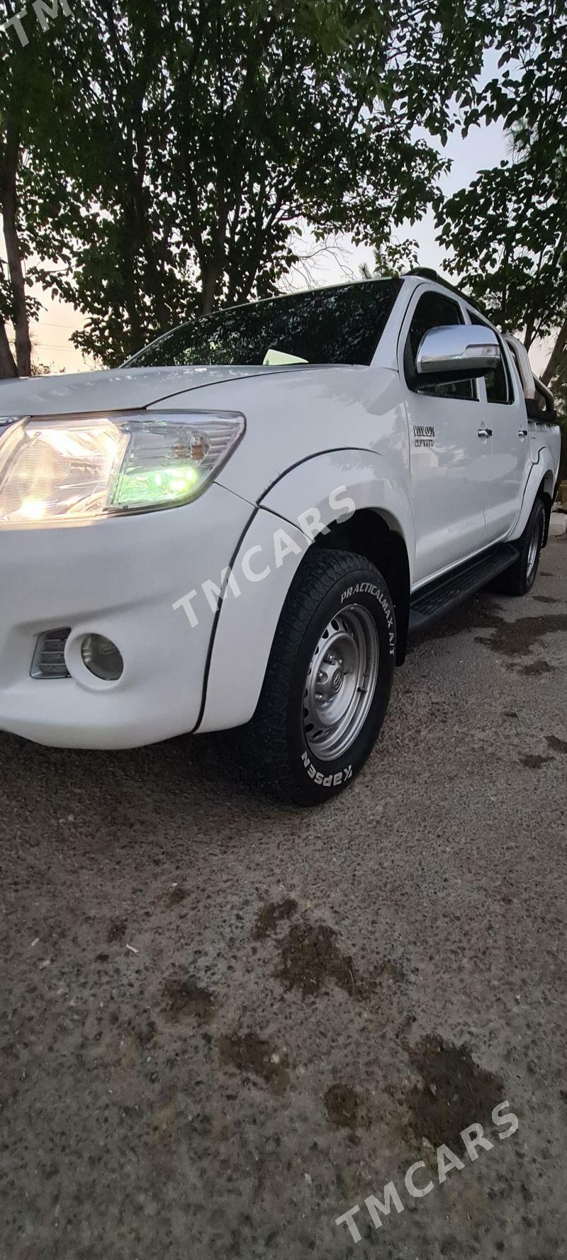Toyota Hilux 2012 - 370 000 TMT - Анев - img 4