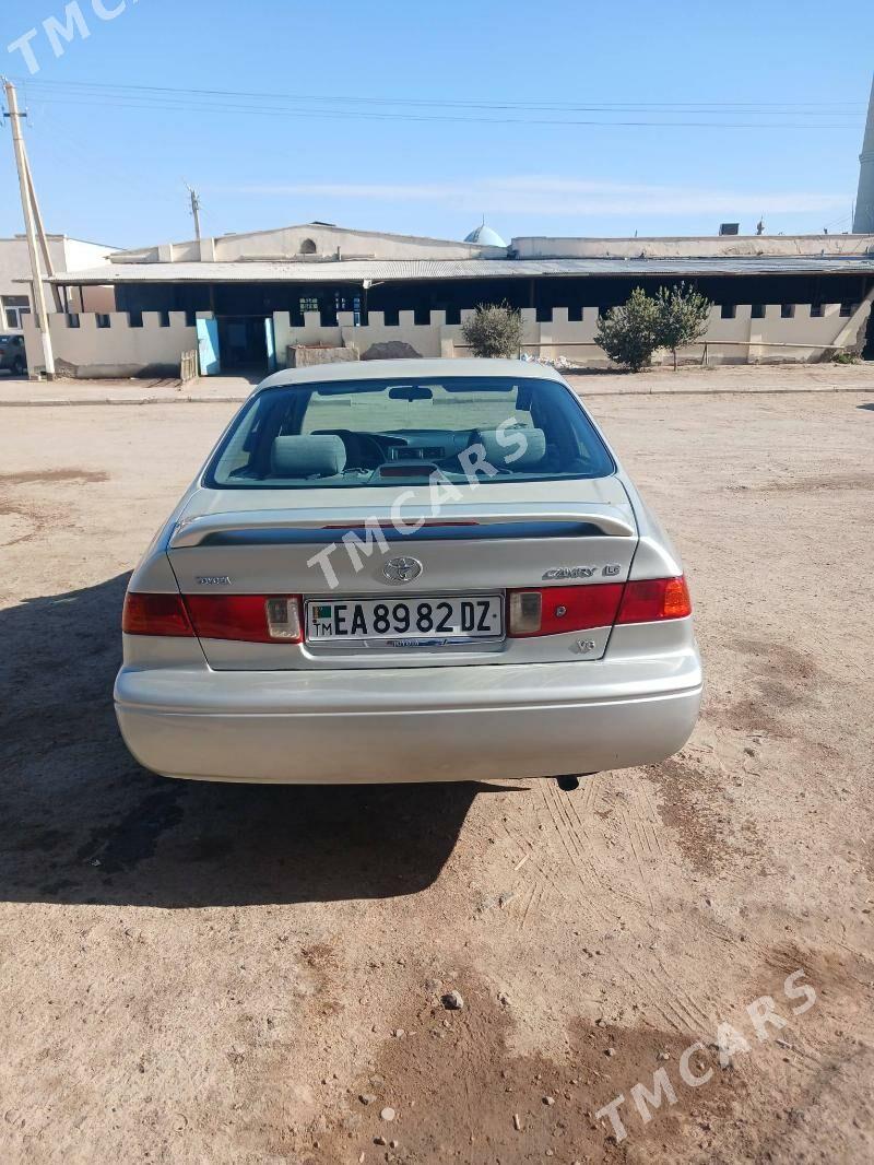 Toyota Camry 2001 - 156 000 TMT - Кёнеургенч - img 6
