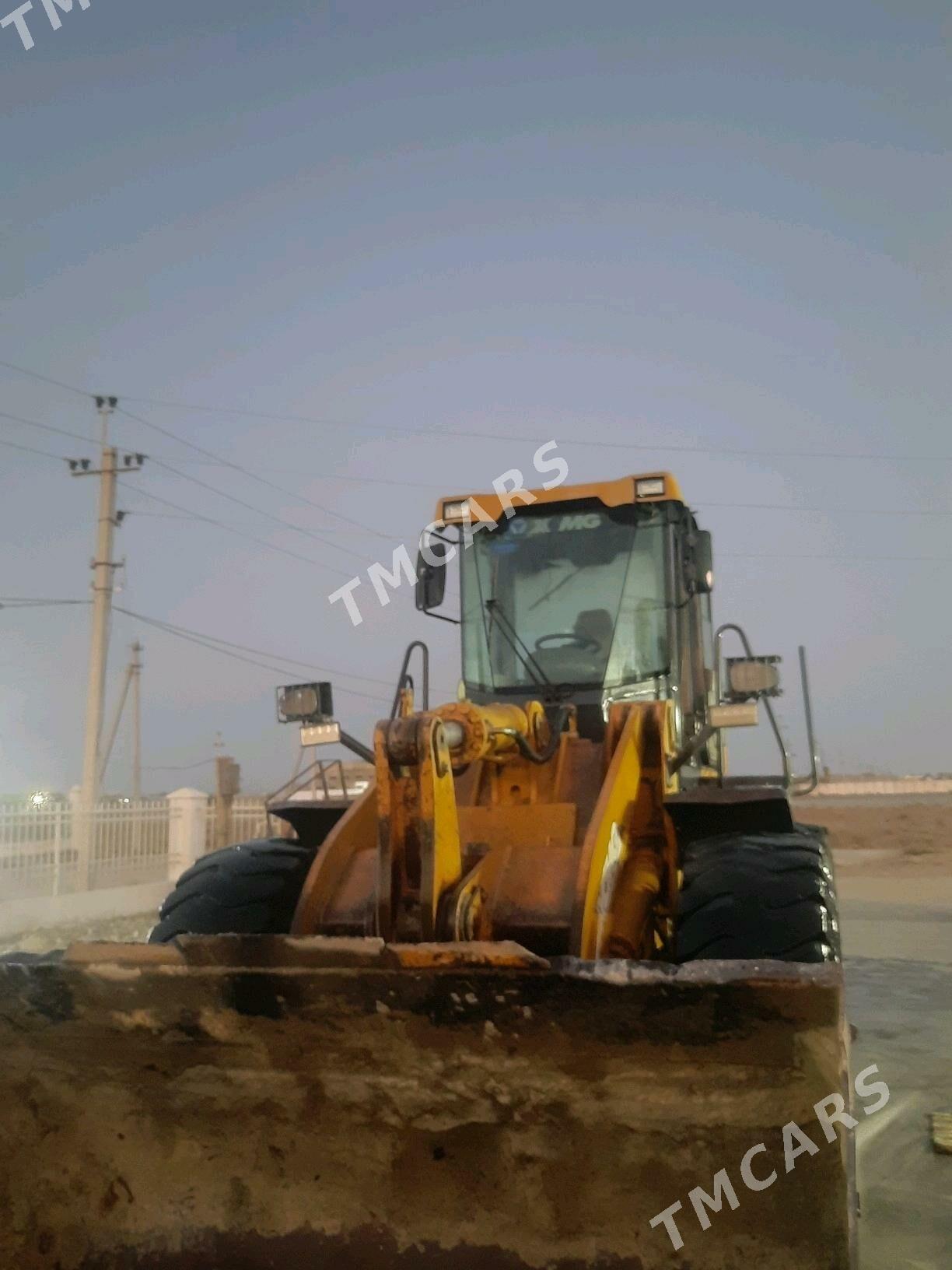 XCMG LW500F 2015 - 600 000 TMT - Бахарден - img 3