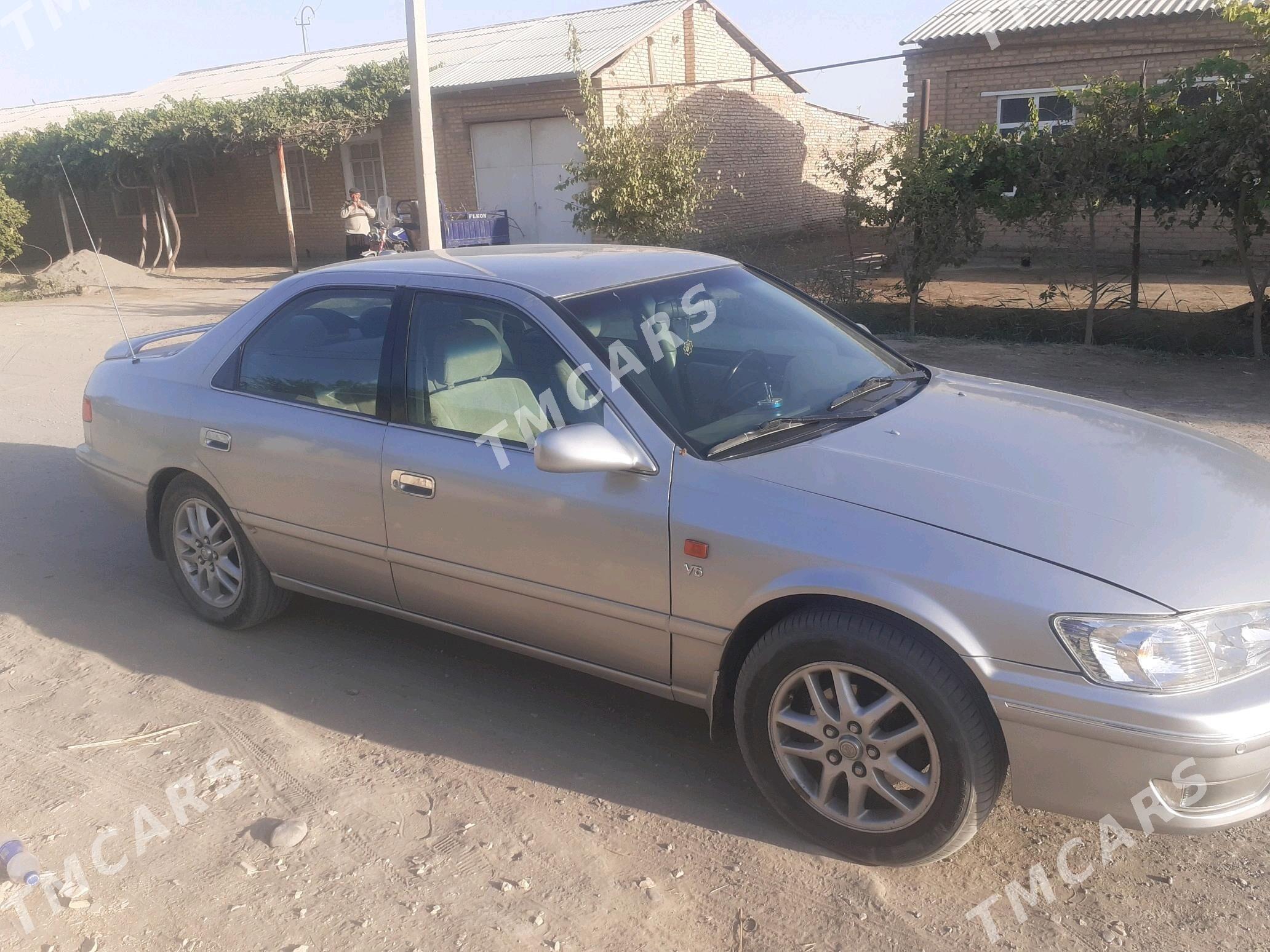 Toyota Camry 1999 - 150 000 TMT - Саят - img 3