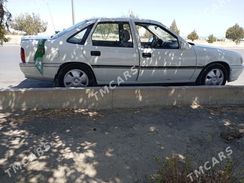 Opel Vectra 1990 - 30 000 TMT - Bäherden - img 1