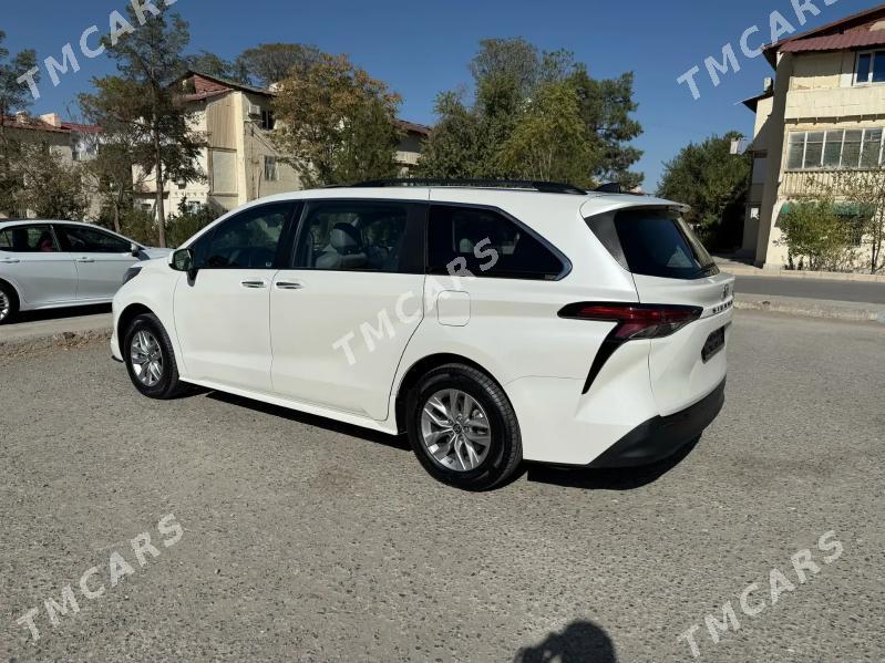 Toyota Sienna 2021 - 525 000 TMT - Балканабат - img 2
