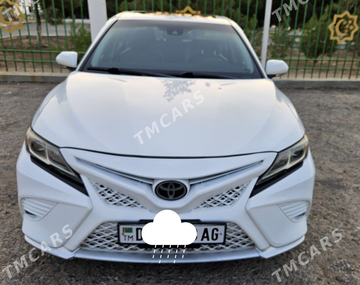 Toyota Camry 2018 - 280 000 TMT - 5 mkr - img 1