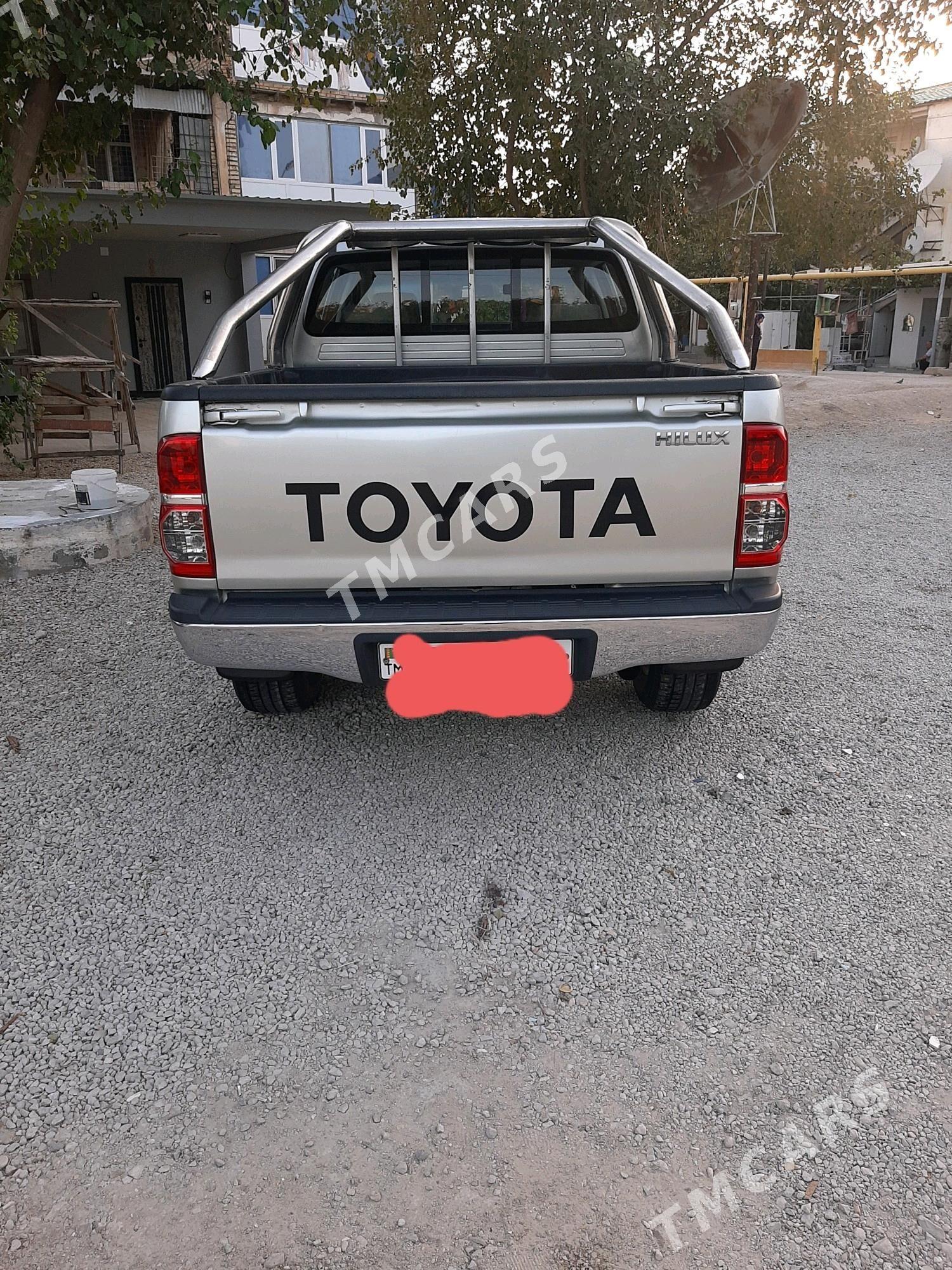 Toyota Hilux 2015 - 450 000 TMT - Balkanabat - img 2