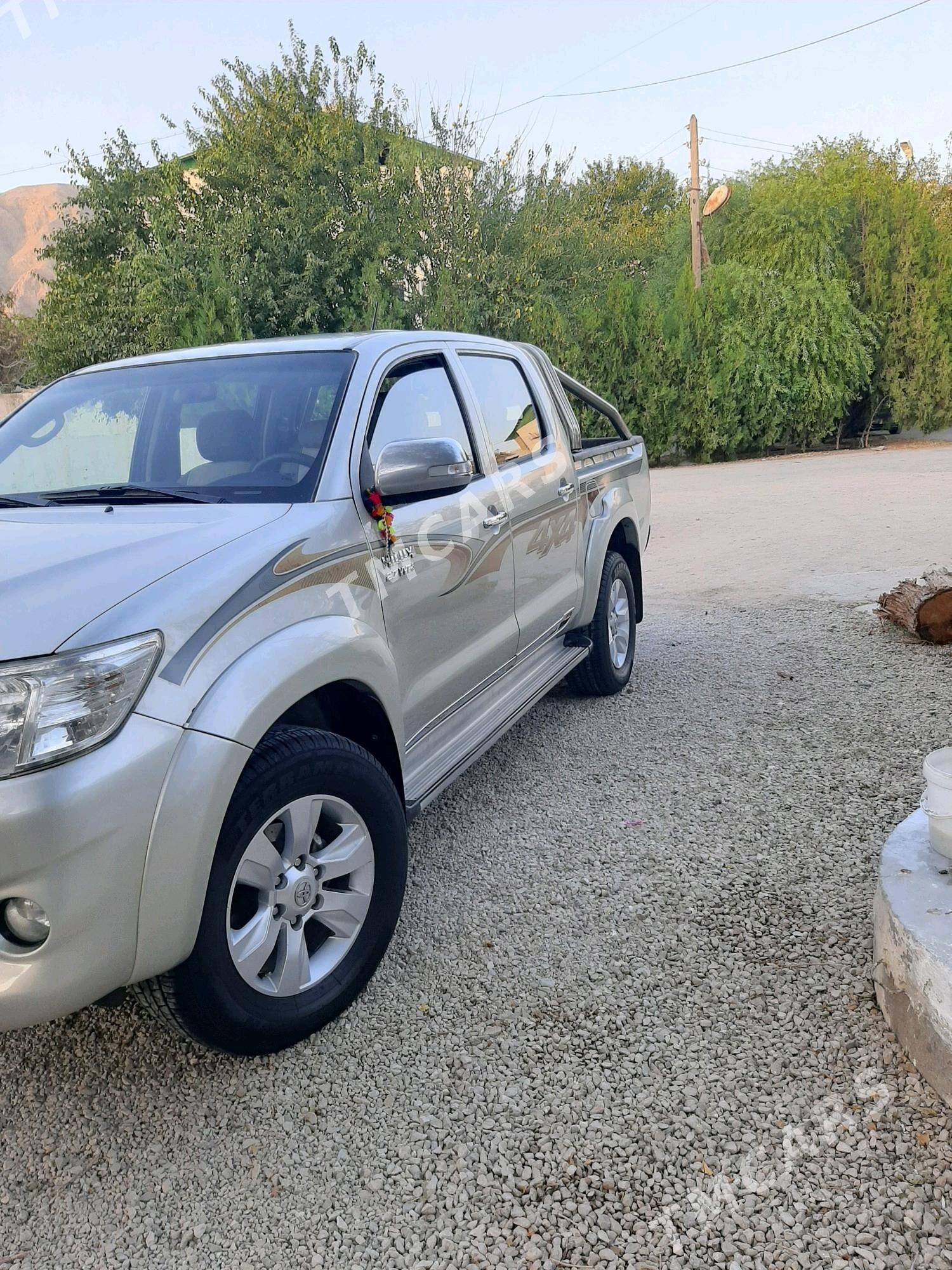 Toyota Hilux 2015 - 450 000 TMT - Balkanabat - img 4