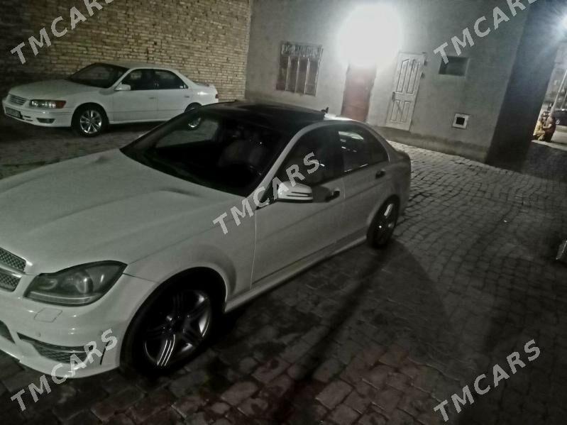 Mercedes-Benz C-Class 2010 - 170 000 TMT - Туркменабат - img 1