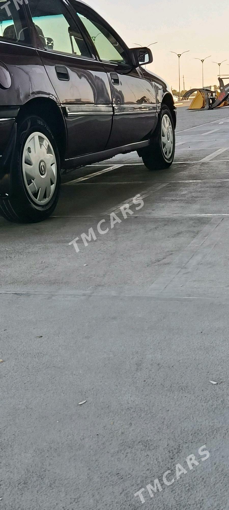 Opel Vectra 1992 - 25 000 TMT - Мары - img 6