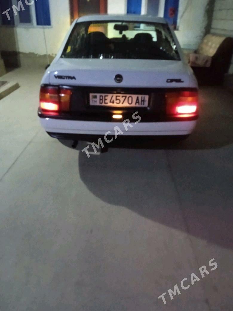 Opel Vectra 1992 - 50 000 TMT - Бахарден - img 2