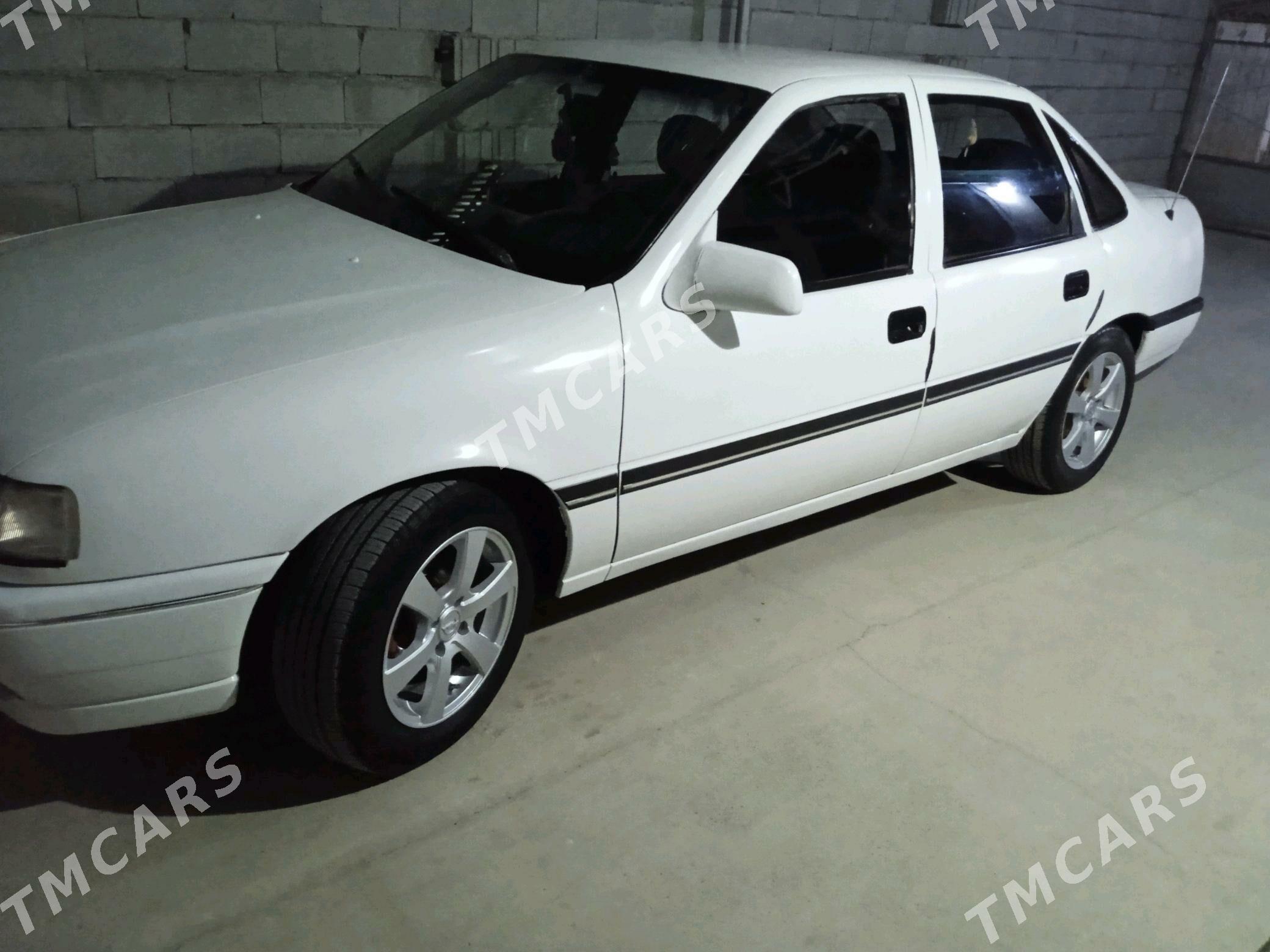 Opel Vectra 1992 - 50 000 TMT - Бахарден - img 3