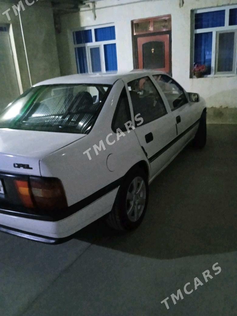 Opel Vectra 1992 - 50 000 TMT - Бахарден - img 4