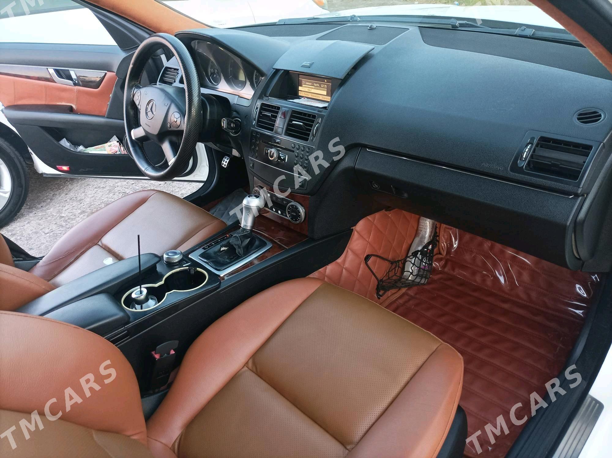 Mercedes-Benz C-Class 2010 - 170 000 TMT - Туркменабат - img 5