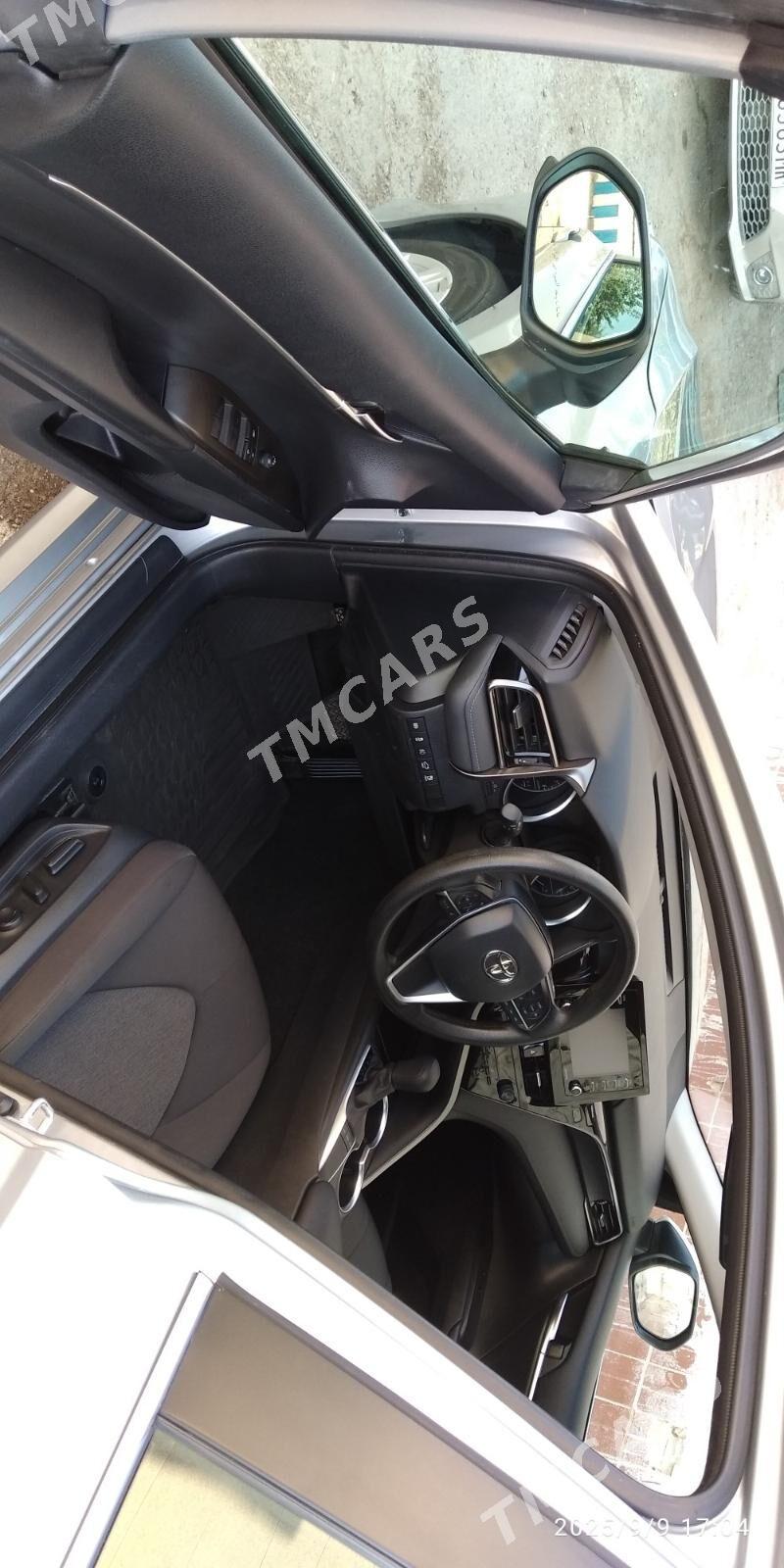 Toyota Camry 2022 - 375 000 TMT - Мары - img 2