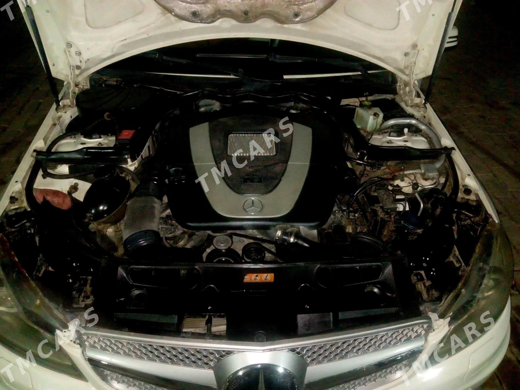 Mercedes-Benz C-Class 2010 - 170 000 TMT - Туркменабат - img 10