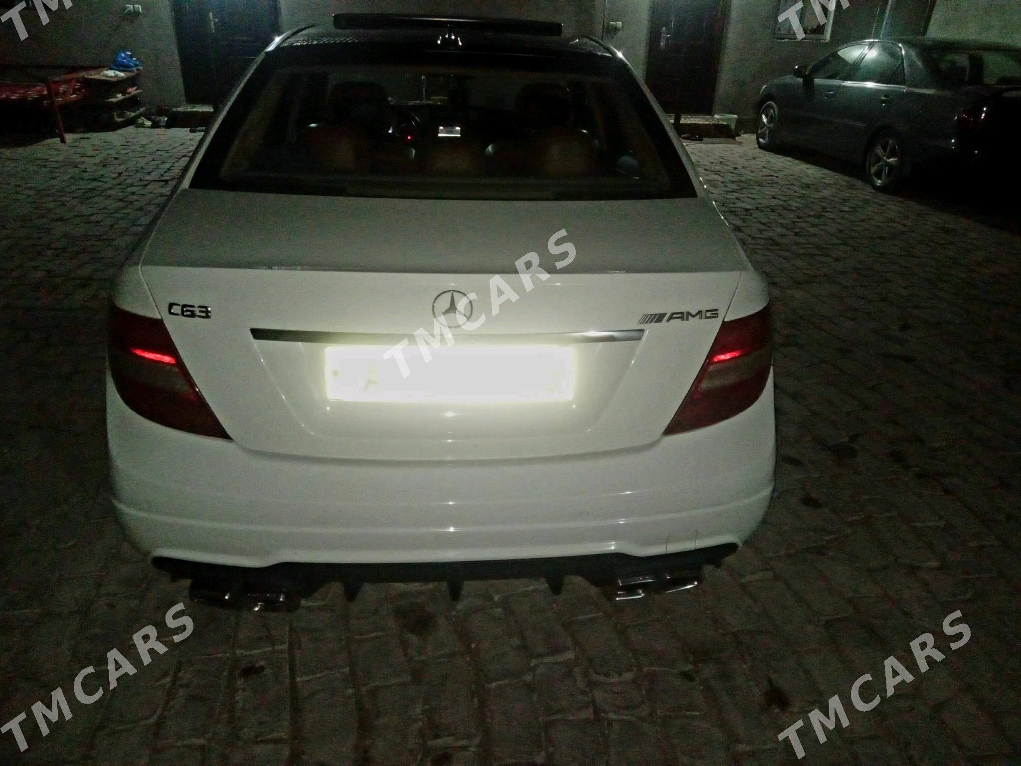 Mercedes-Benz C-Class 2010 - 170 000 TMT - Туркменабат - img 8