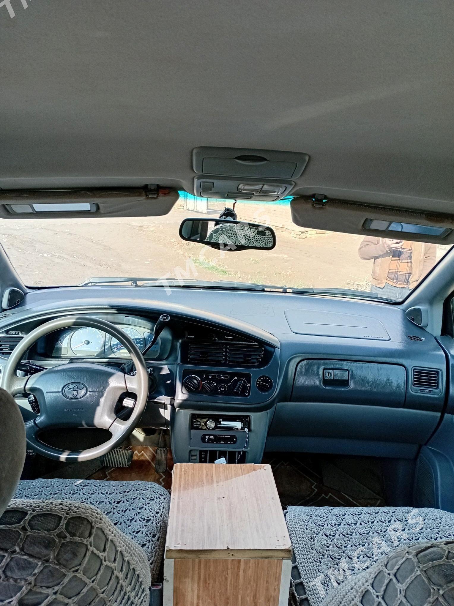 Toyota Sienna 2001 - 130 000 TMT - Халач - img 3