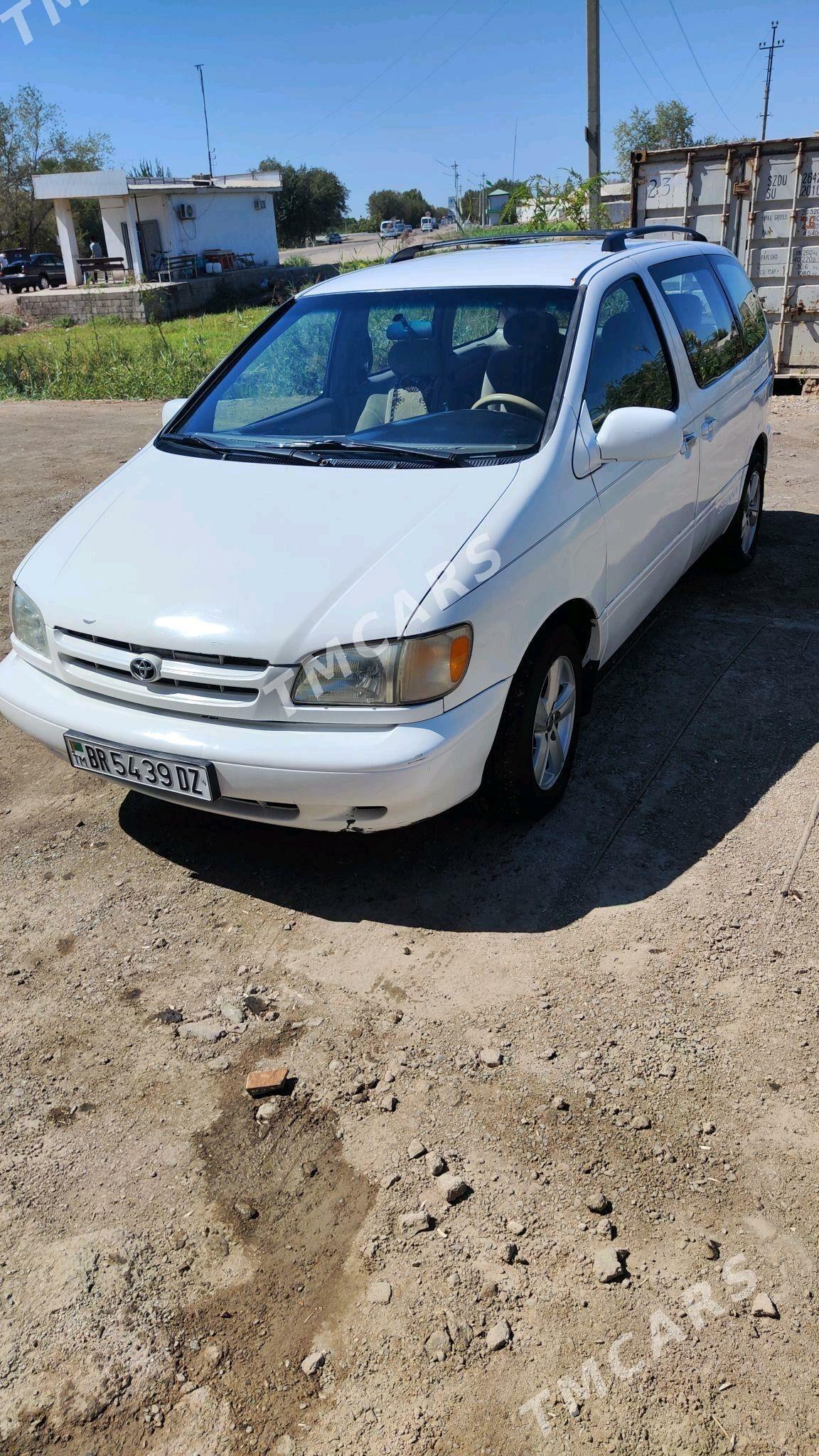 Toyota Sienna 2000 - 148 000 TMT - Gurbansoltan Eje - img 1