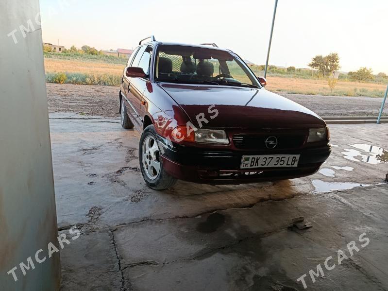 Opel Astra 1996 - 60 000 TMT - Сакар - img 5
