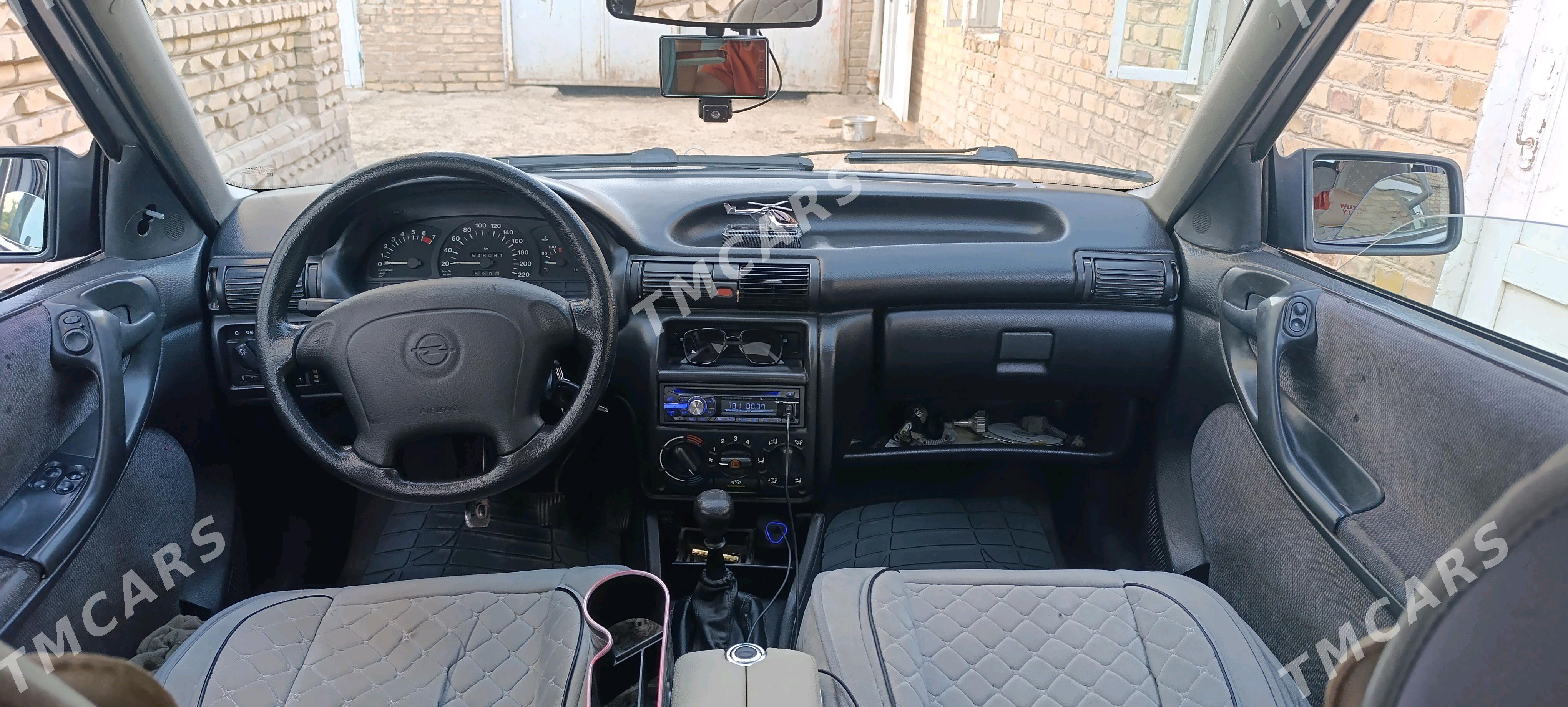 Opel Astra 1994 - 40 000 TMT - Мургап - img 4