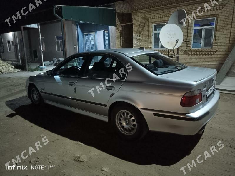 BMW E39 1998 - 80 000 TMT - Чарджоу - img 4