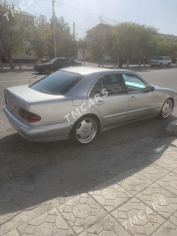 Mercedes-Benz E320 1999 - 130 000 TMT - Balkanabat - img 3