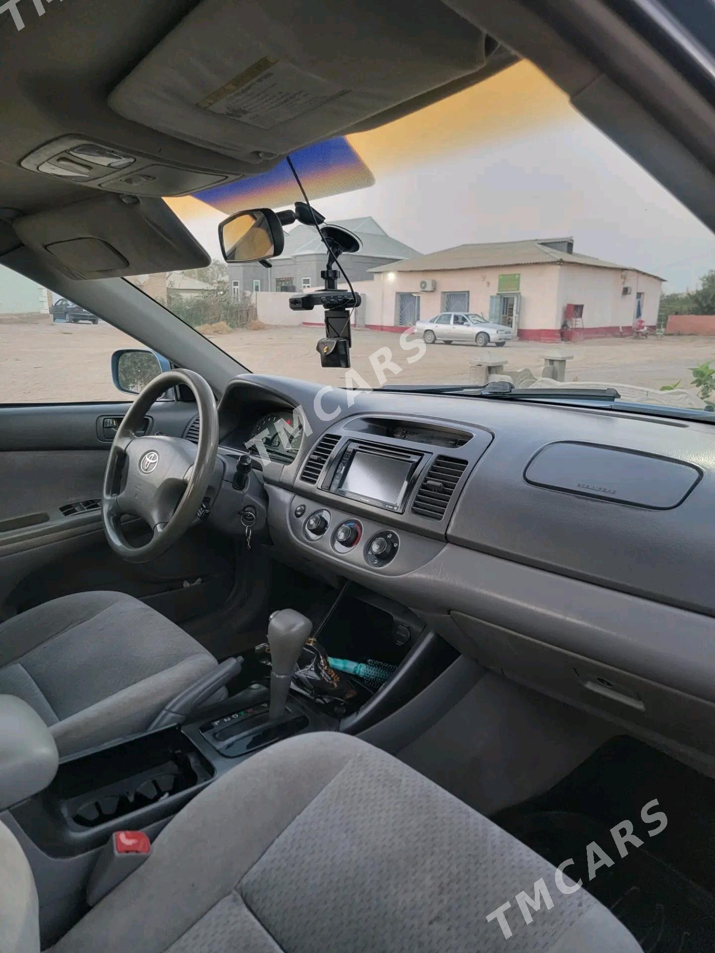 Toyota Camry 2004 - 155 000 TMT - Сакарчага - img 3